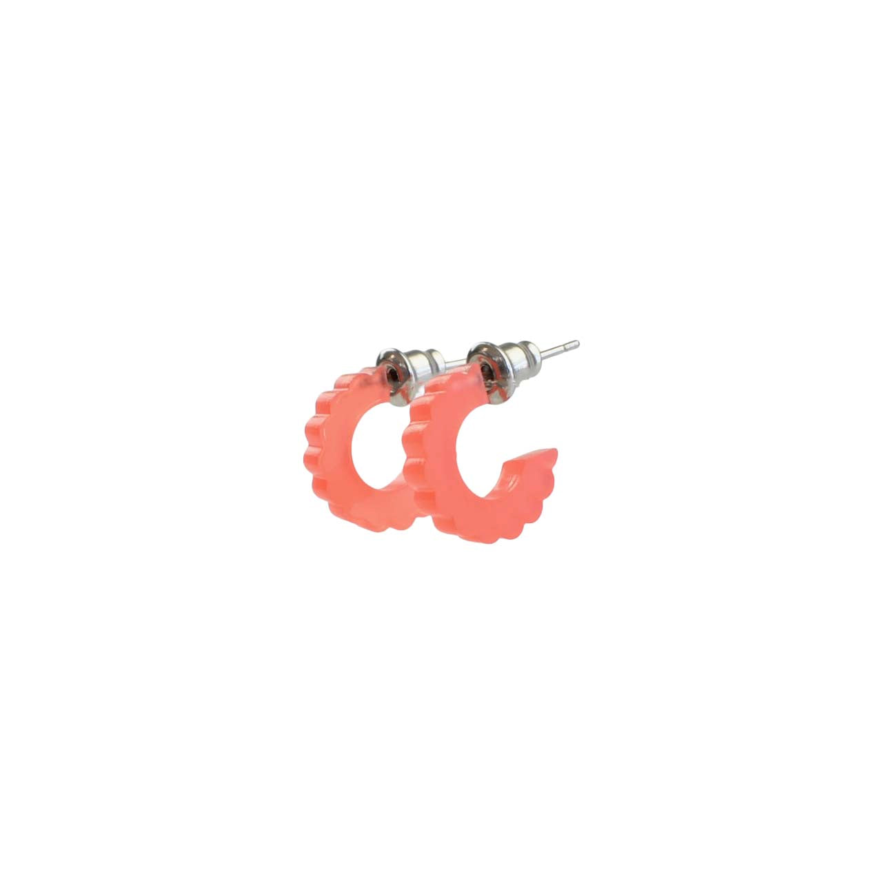 SCALLOPED MICRO HUGGIE HOOP EARRINGS