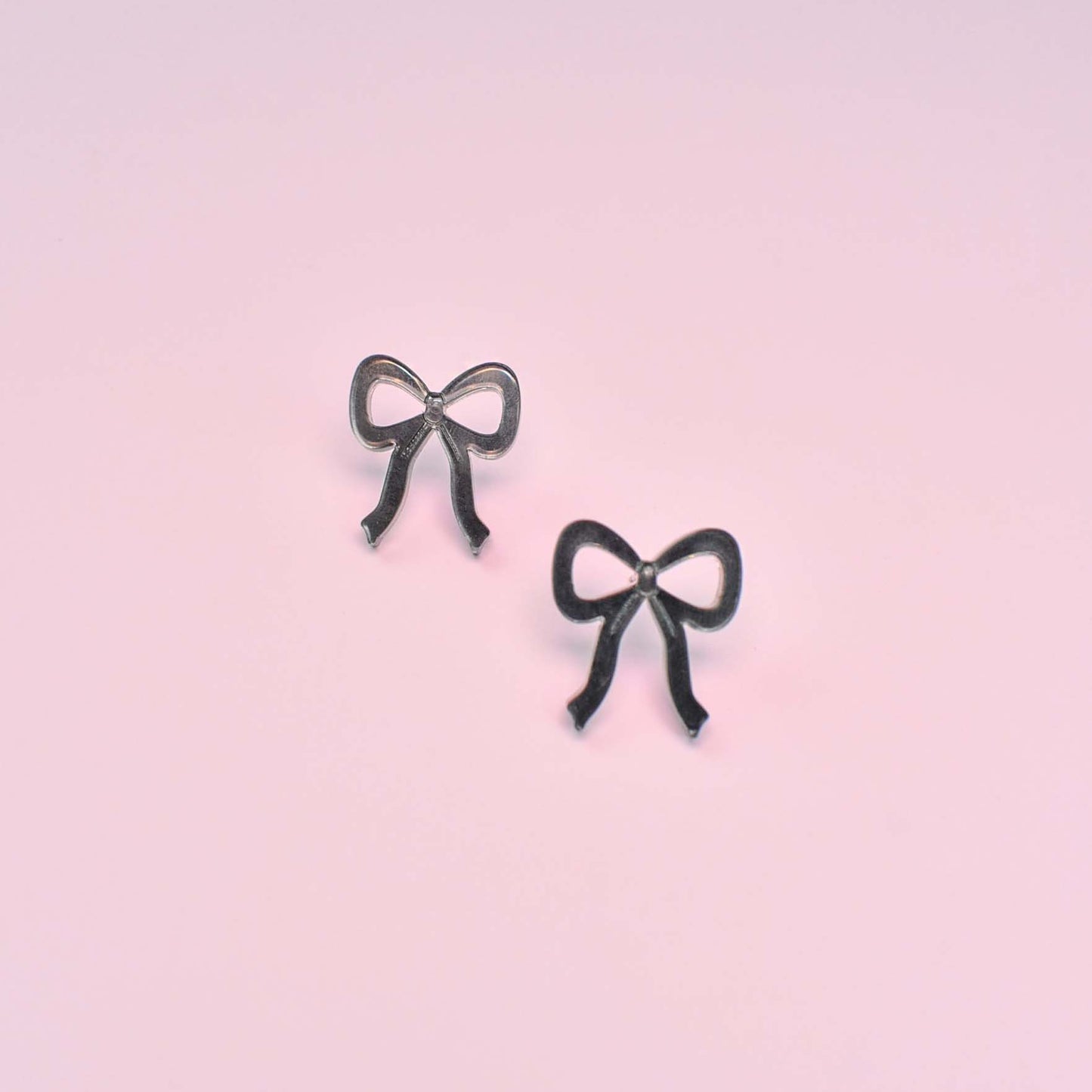 BOW STUD EARRINGS