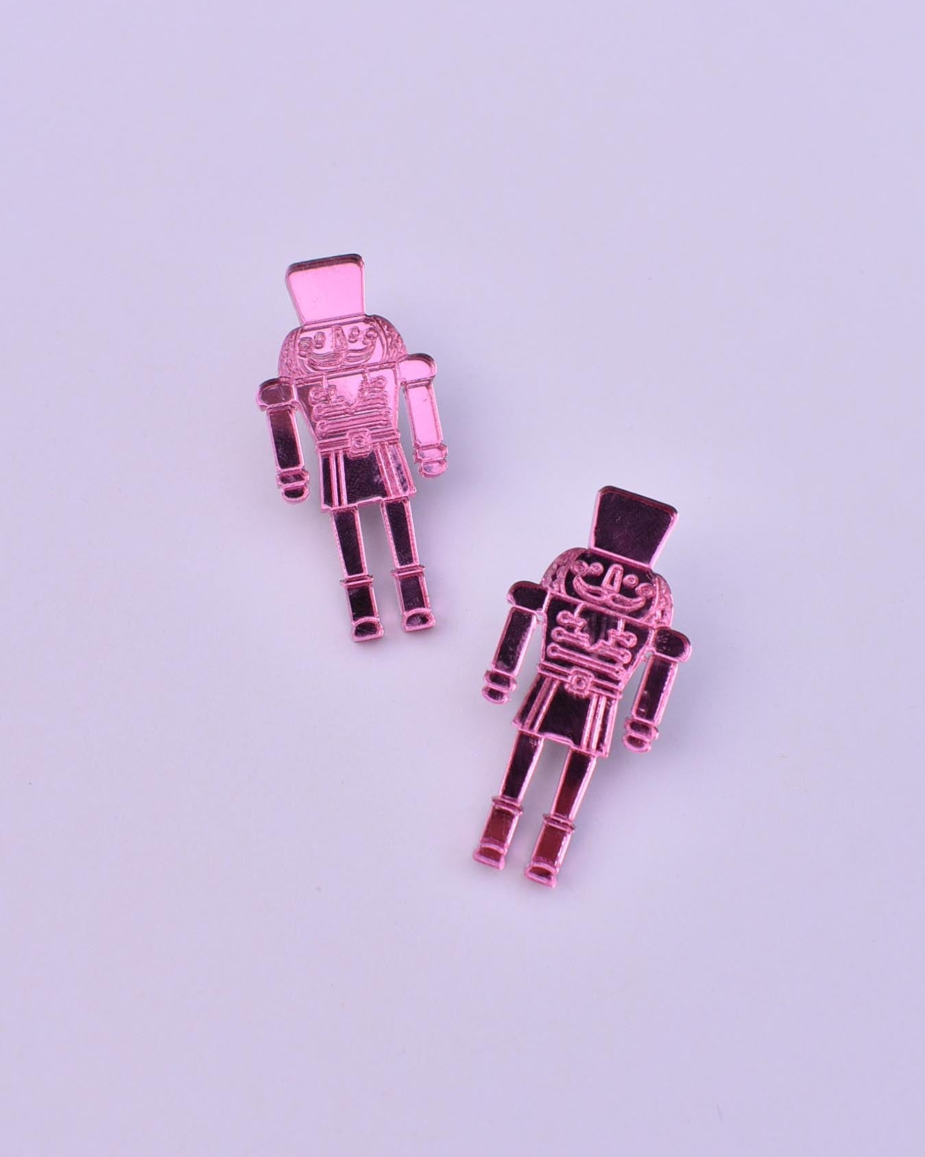 NUTCRACKER STUDS