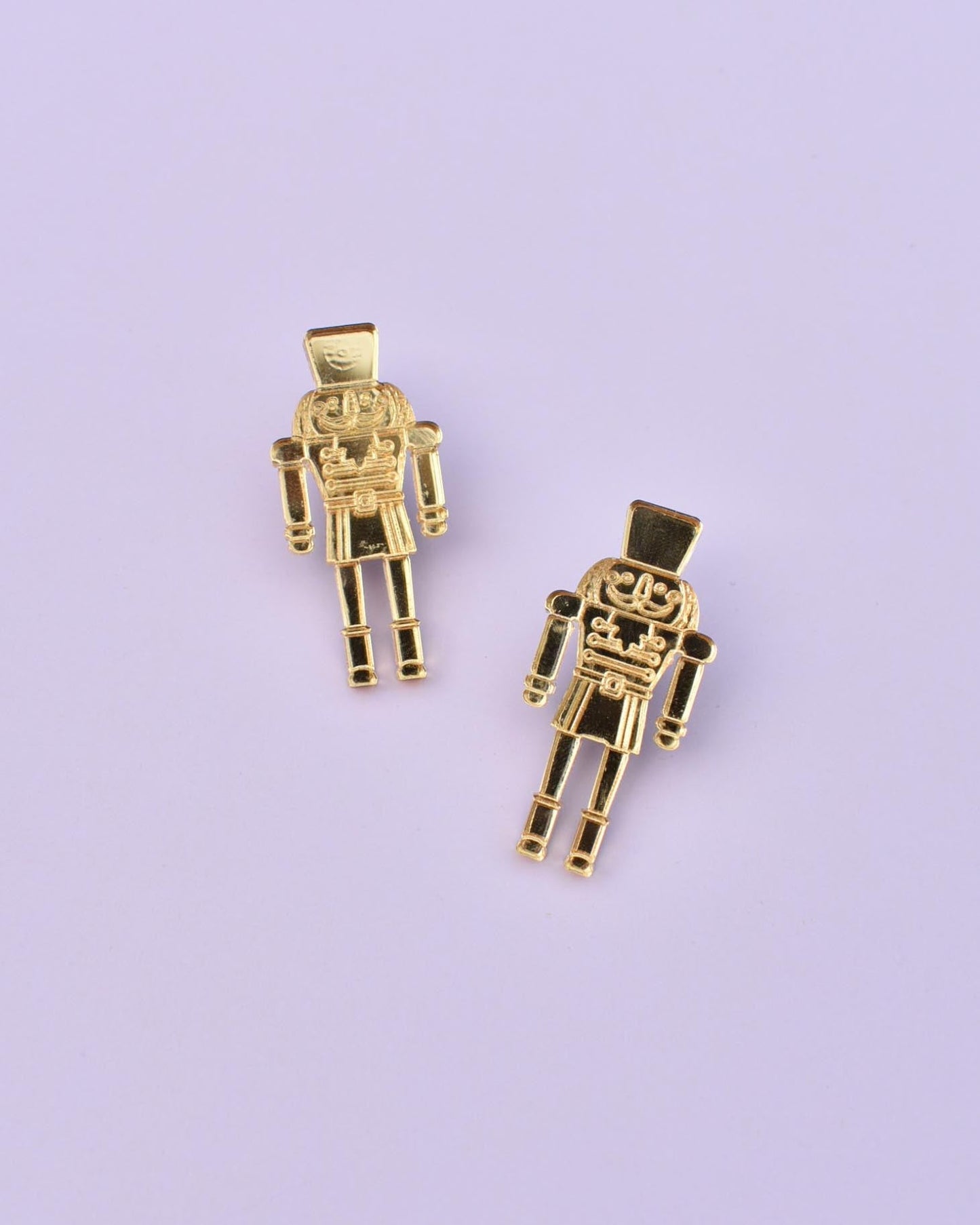 NUTCRACKER STUDS